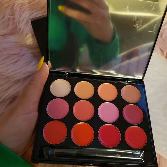 Ish Lip Statement Pallete - Picture 3 of 3